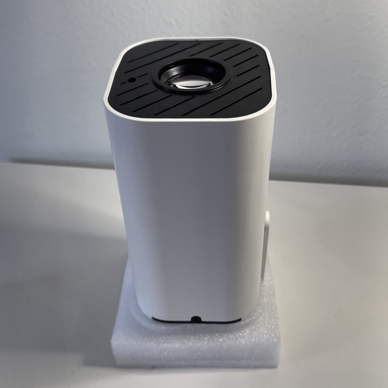 YGSKK Home Theater Mini Portable LED Projector White LED Source Without Remote