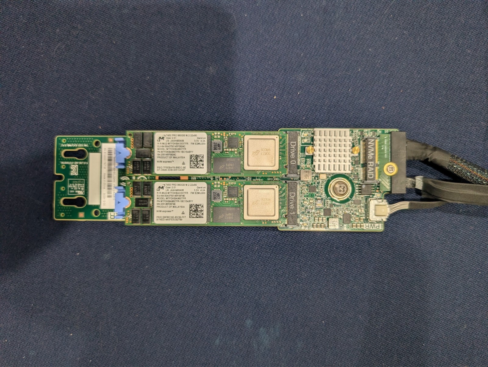 LENOVO 03LD510 - ThinkSystem M.2 NVMe 2-Bay RAID w/ 2x 960GB Micron 7450 Pro