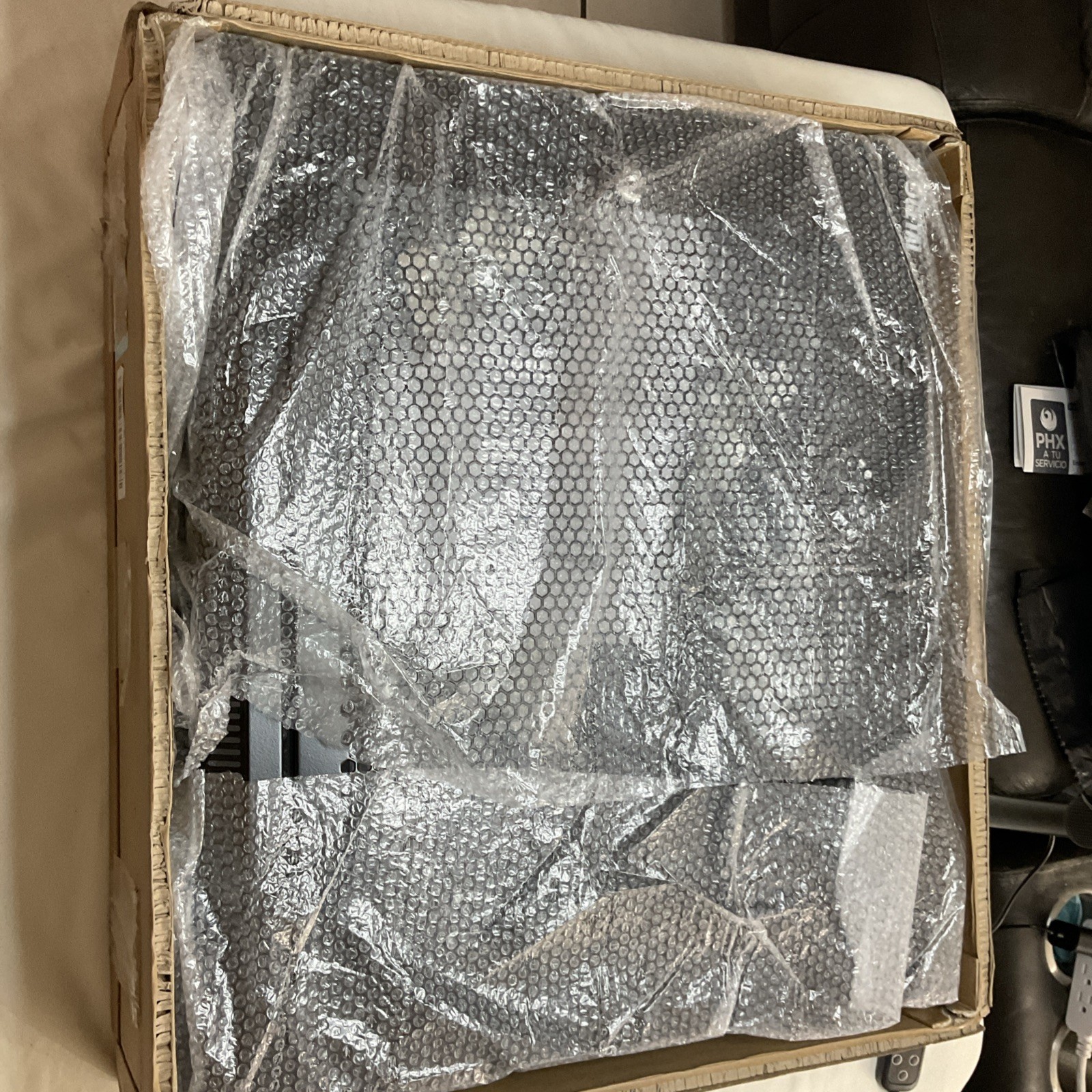 Tedgetal 9U Wall Mount Server Cabinet Network  Vent Enclosure Lock