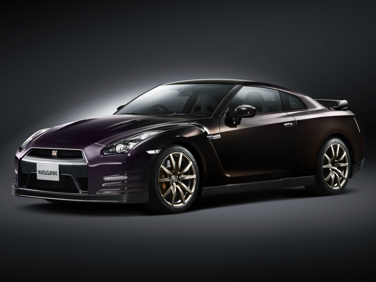 Cars nissan gt r midnight opal Desk Mat Stitched