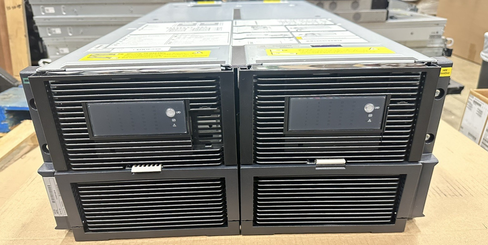 HP HPE D6020 70 Bay+70x Tray 3.5 LFF Enclosure 4x 12G SAS+Fan JBOD 70x SSD/HDD