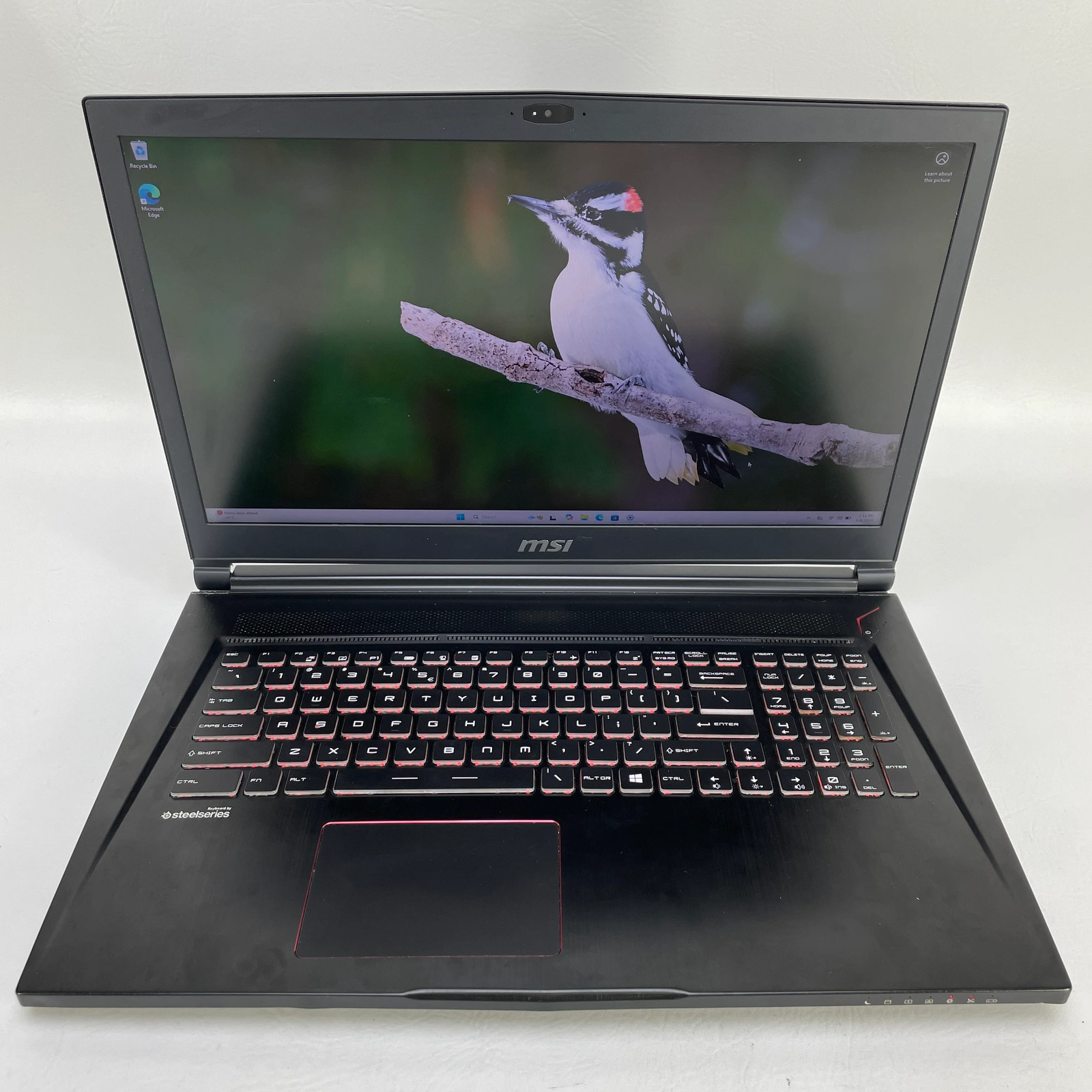 Broken MSI Stealth GS73VR MS-17B1 i7-7700HQ 16GB 2TB SSD Missing Hinge