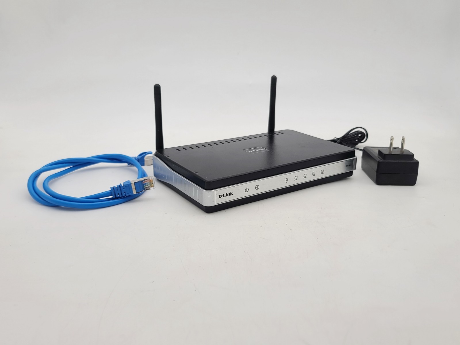 D-LINK DIR-615 WIRELESS N300 WI-FI ROUTER 4-PORT 10/100 ETHERNET 300MBPS W CABLE