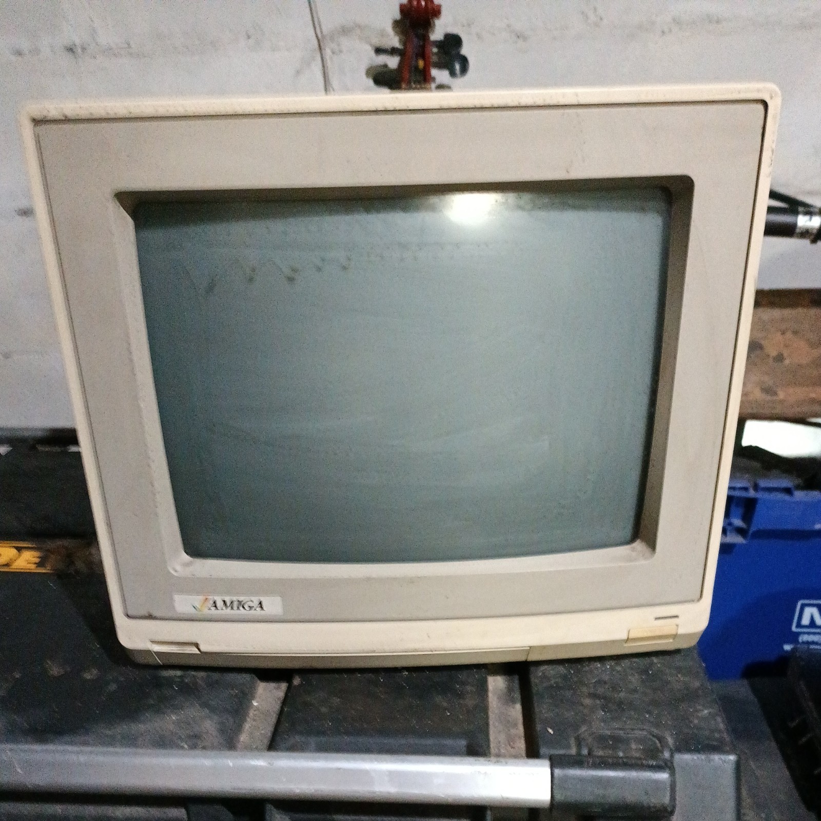 Commodore Amiga Video CRT Computer Monitor Model 1080 VERY RARE  selling as is 