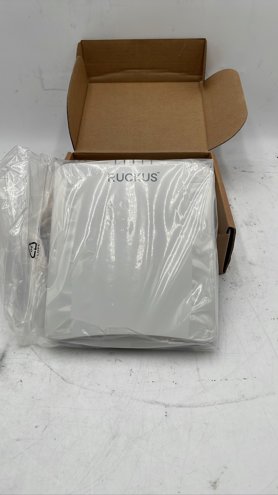 Ruckus ZoneFlex R650 Wi-Fi 6  901-R650-US00 48V 0.7 Indoor Wireless Access Point