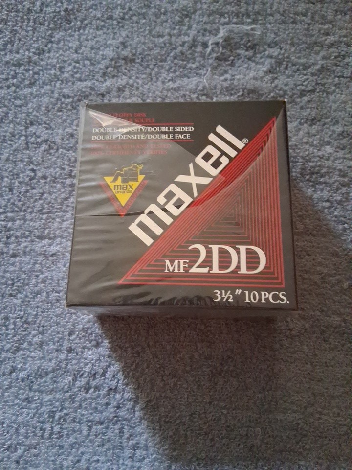 Maxwell MF2HD High Density Disk 3.5” Floppy IBM Formatted, 8 Pieces indiv sealed