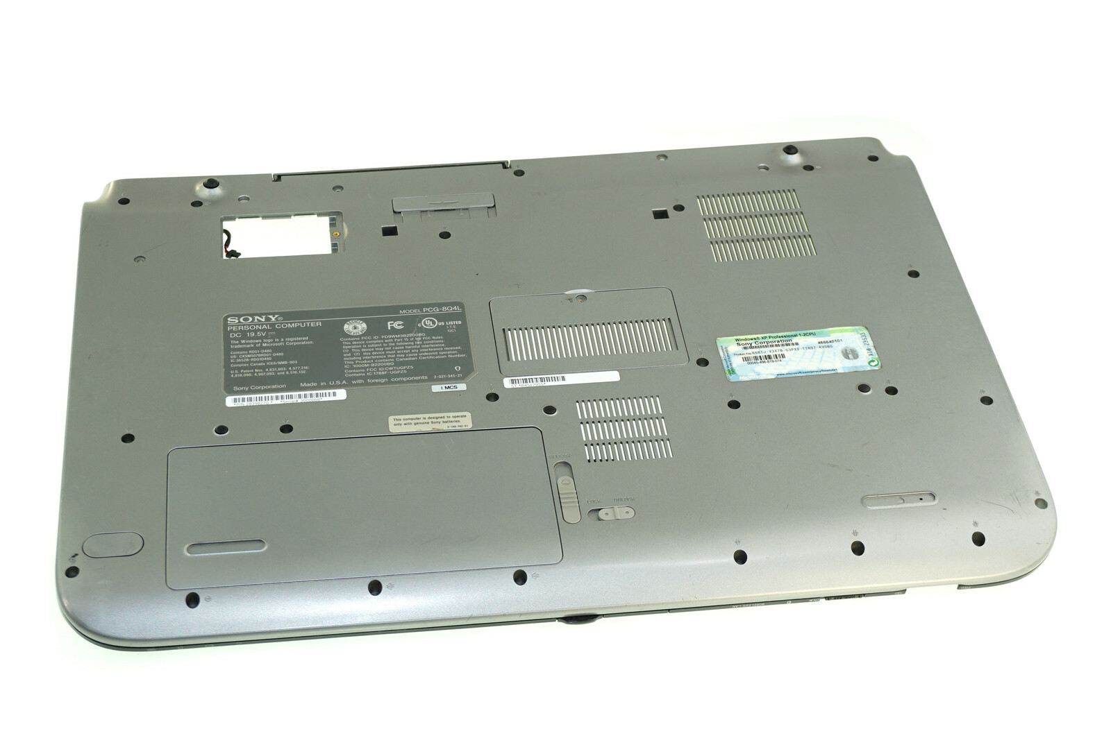 4-682-561 GENUINE SONY BASE W/ COVER VGN-A170P PCG-8Q4L (GRADE C)(FE41)