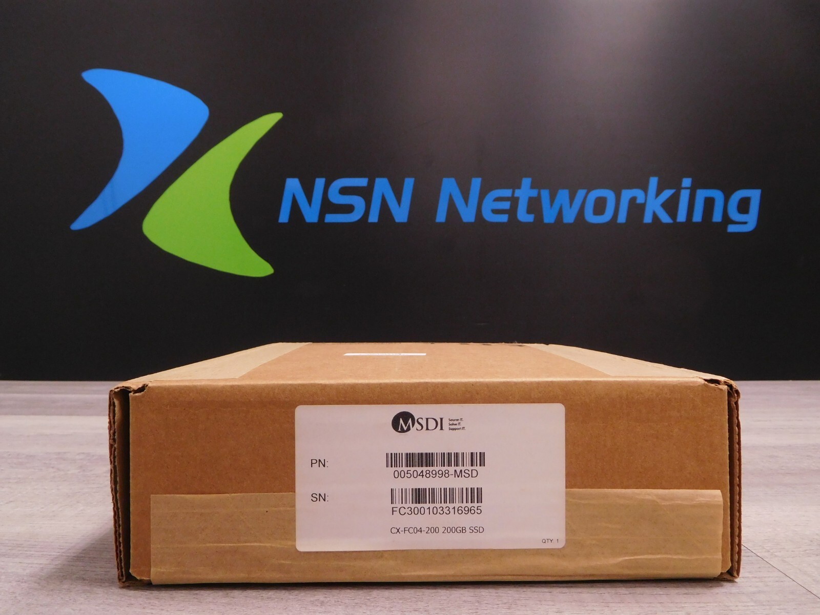 NEW SEALED CX-FC04-200 005048998 200GB 3.5 FC CX Disk Drive SSD