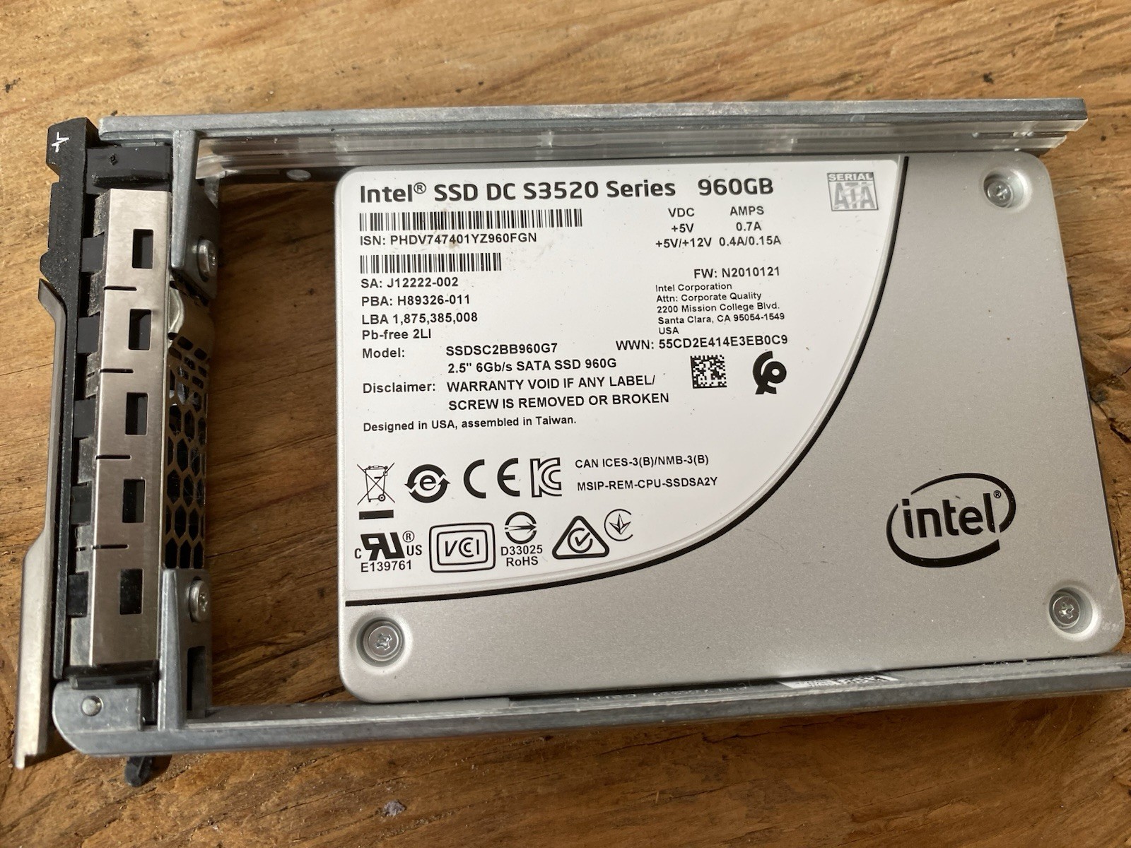 Intel DC S3520 960GB SATA 2.5” SSD SSDSC2BB960G7 w/ Dell Server Caddy