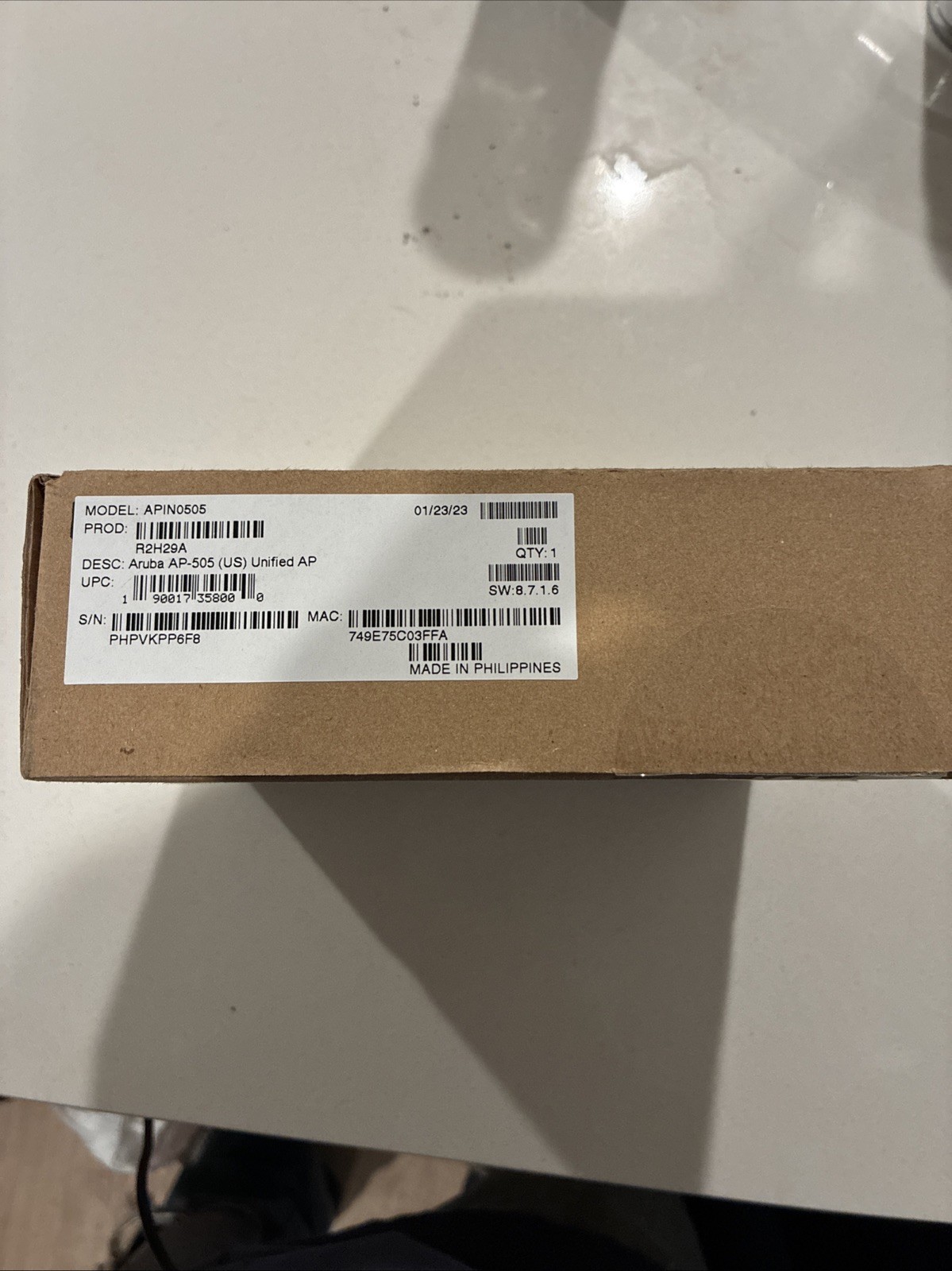 R2H29A: HPE Aruba AP-505 Wi-Fi access point w/mounting bracket
