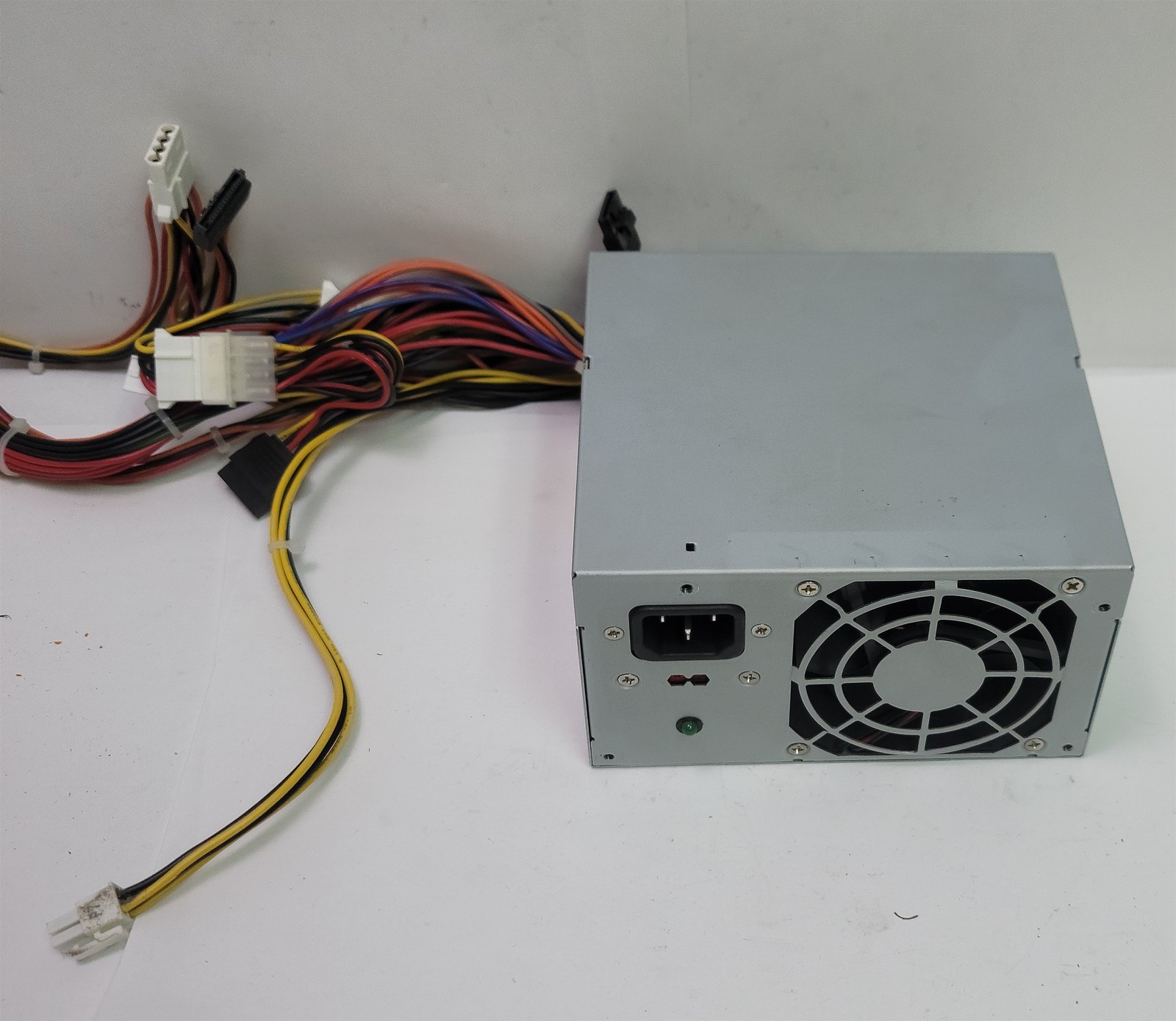 HP 5188-2625 / LiteOn PS-5301-08HA 300W Power Supply, ATX 20+4, Molex, Sata