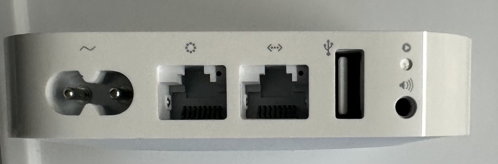 Apple AirPort Express (2nd Generation) Wi-Fi Router / AirPlay Receiver A1392 