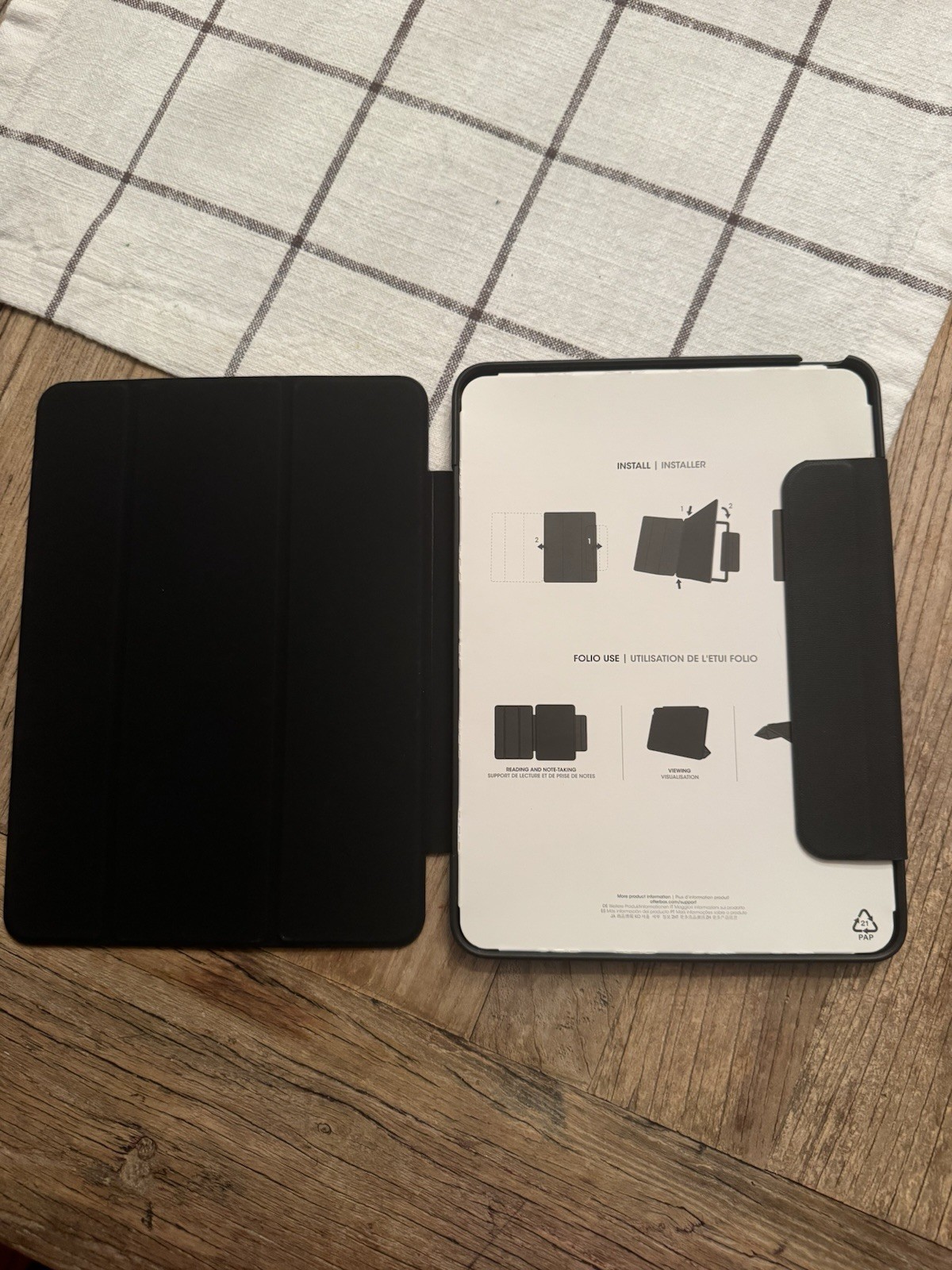 OtterBox Symmetry Series Folio Case for iPad 10-inch, Black