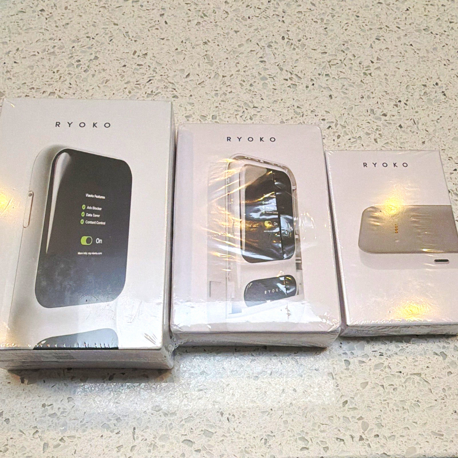 Ryoko PRO Portable 4G LTE Wireless Router 150 Mbps w/ Docking Station & Case