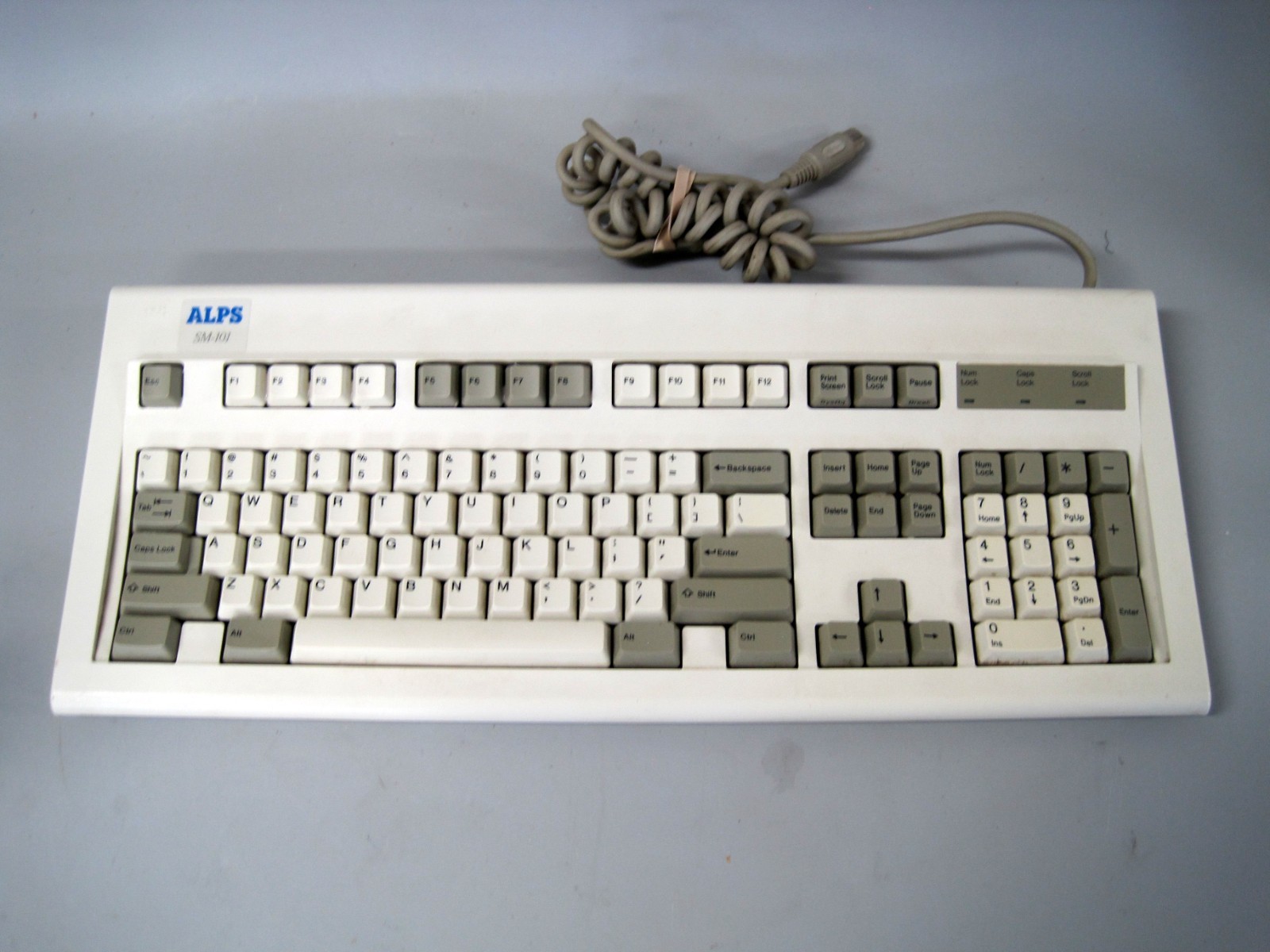 Alps SM-101 Clicky Keyboard 5 DIN Model KFNLEA901 AT Style