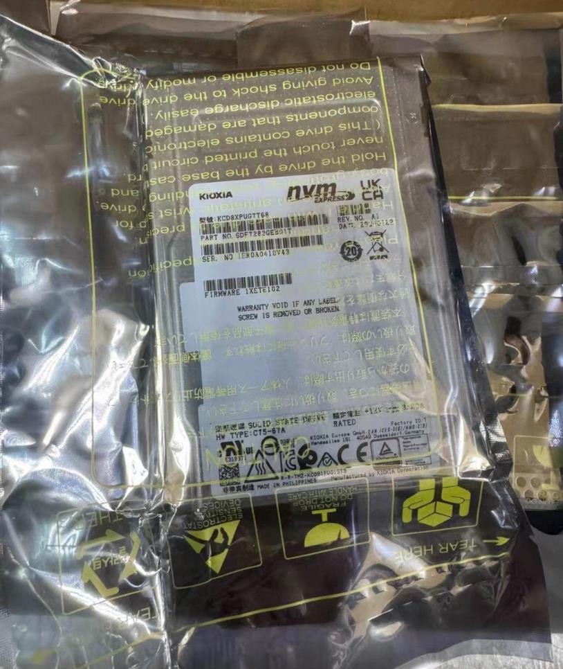 New KIOXIA CD8P-R CD8 7.68TB NVME 2.5" SSD U.2 PCIe 5.0 X4 KCD8XPUG7T68