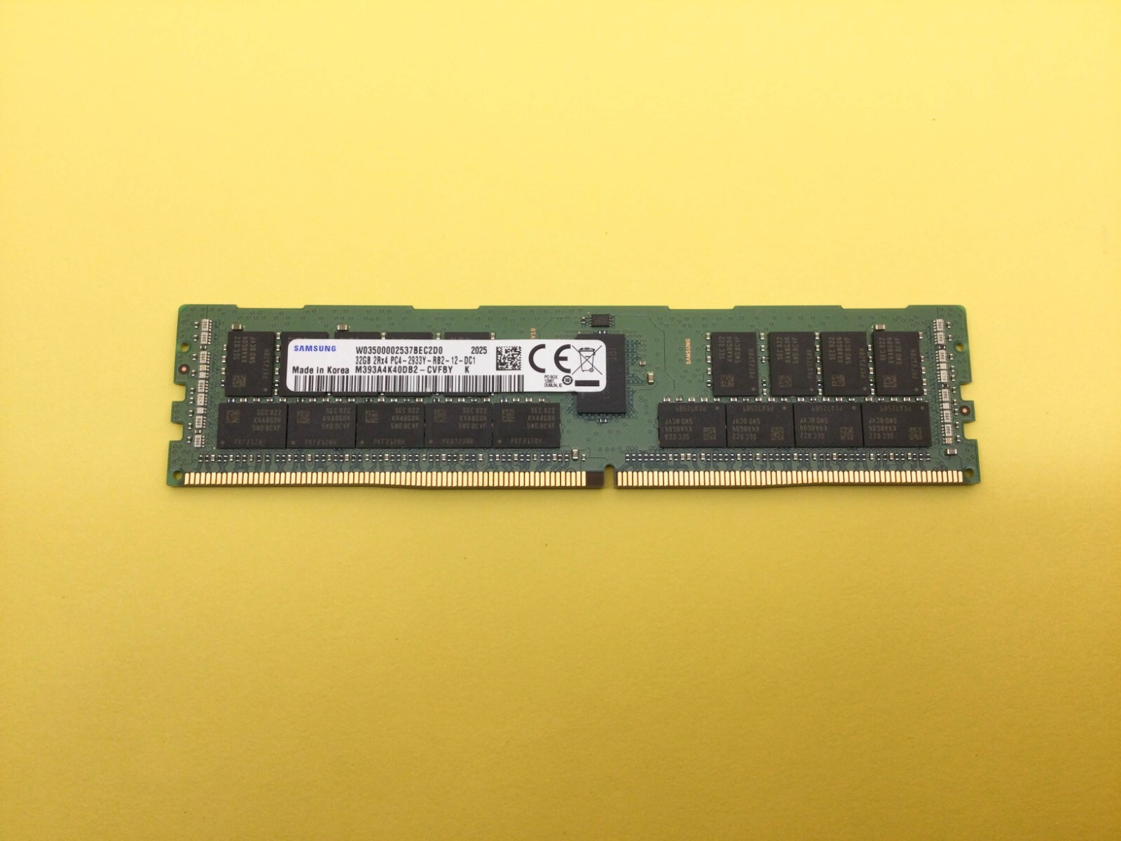 SAMSUNG 32GB (1X32GB) 2RX4 PC4-2933Y DDR4 SERVER MEMORY M393A4K40DB2-CVF