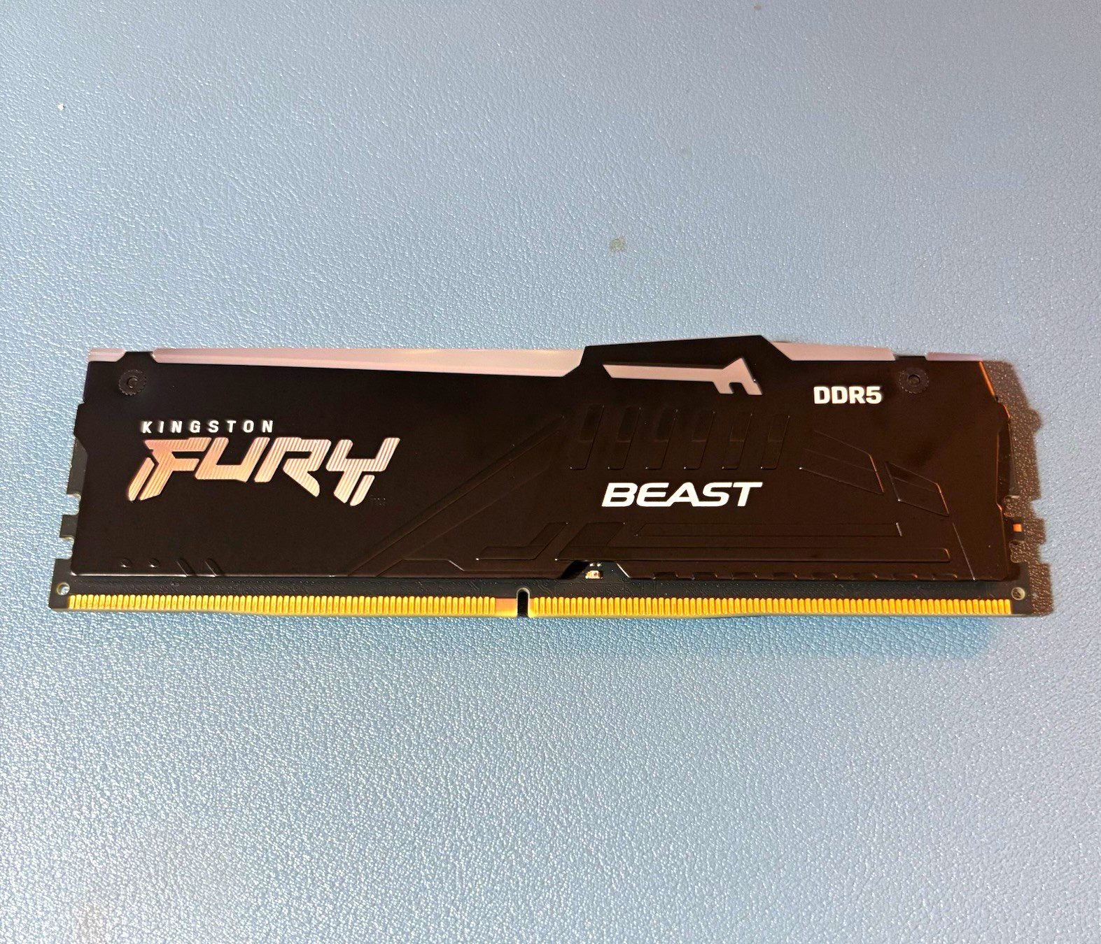 Kingston FURY Beast 1x8GB Kingston FURY Beast RGB DDR5 desktop memory (UDIMM)