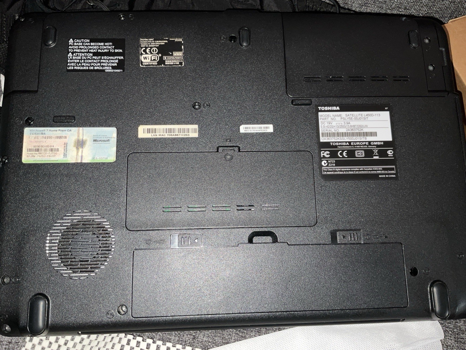 Toshiba Satellite L450D-113 AMD Sempron SI-42 4GB 250GB SSD Win7 Silver