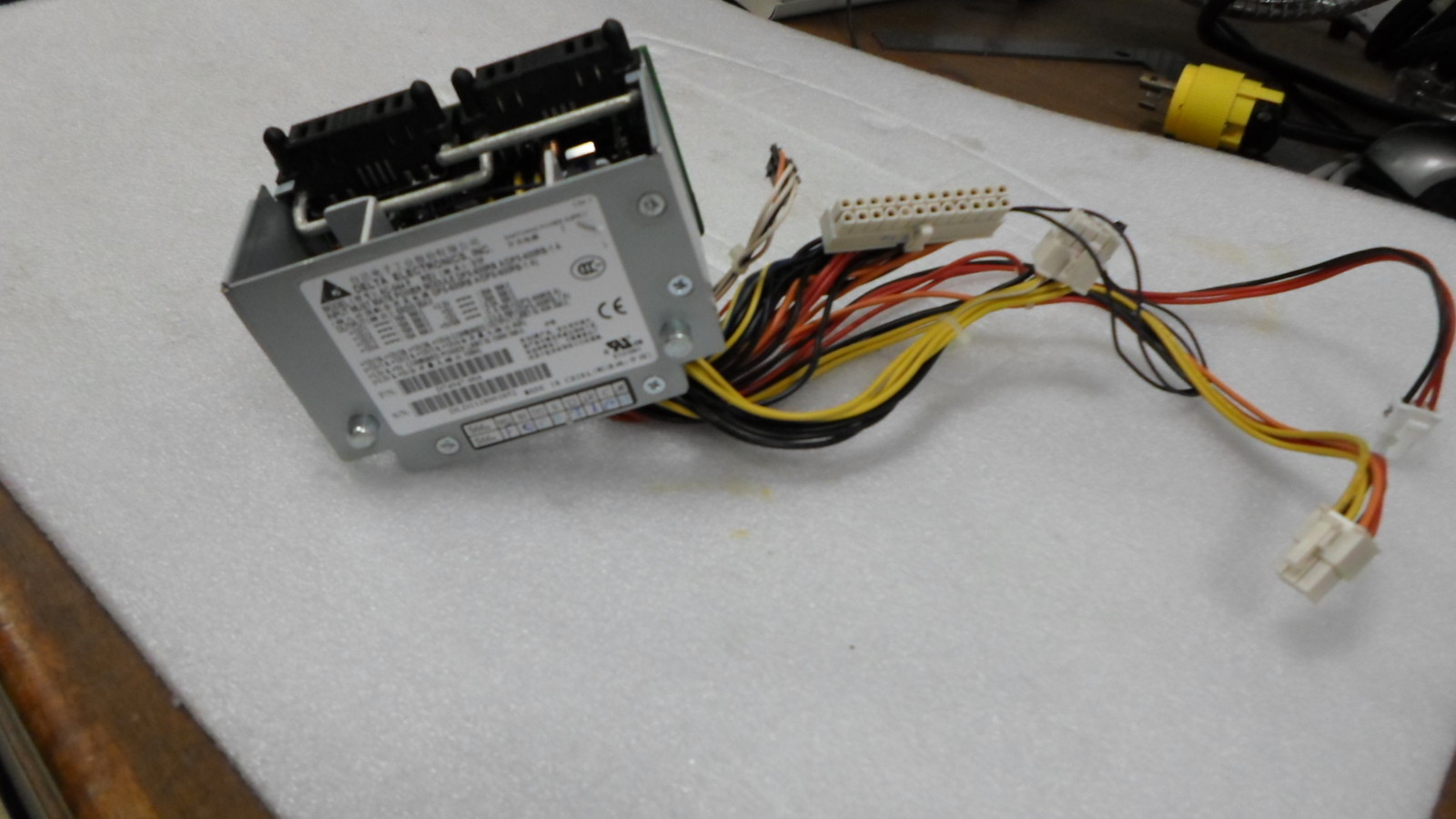DELTA AC-044F SWITCHING POWER SUPPLY