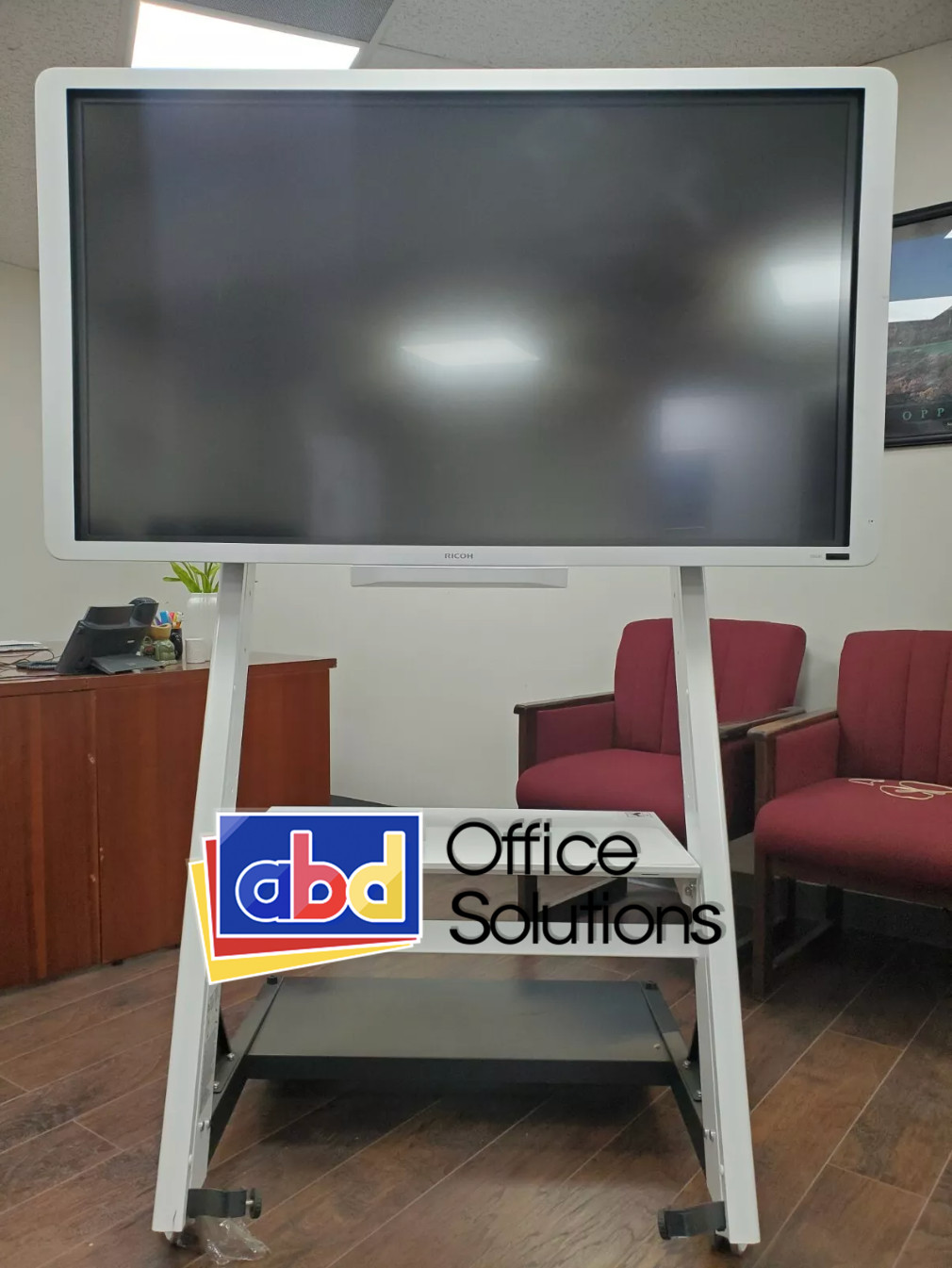 Ricoh D5520 Interactive Whiteboard 55" Touchscreen Display w/Stand and PC
