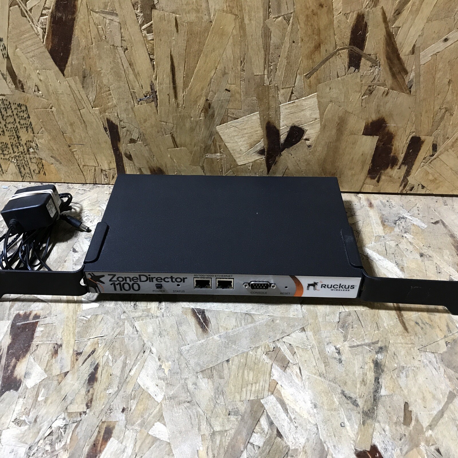 RUCKUS ZONEDIRECTOR 1100 ZD1100 901-1106-UN00 WIRELESS CONTROLLER