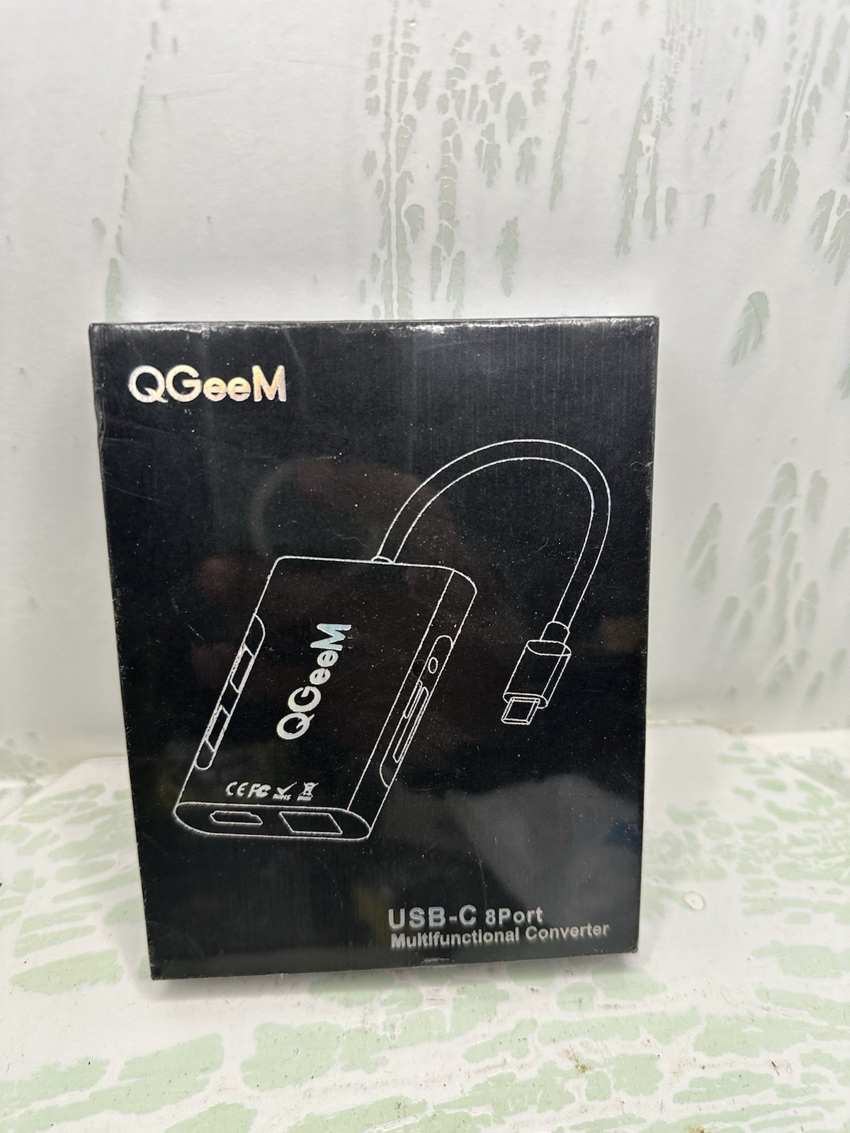 QGeeM 8 Port USB-C Multifunctional Converter New