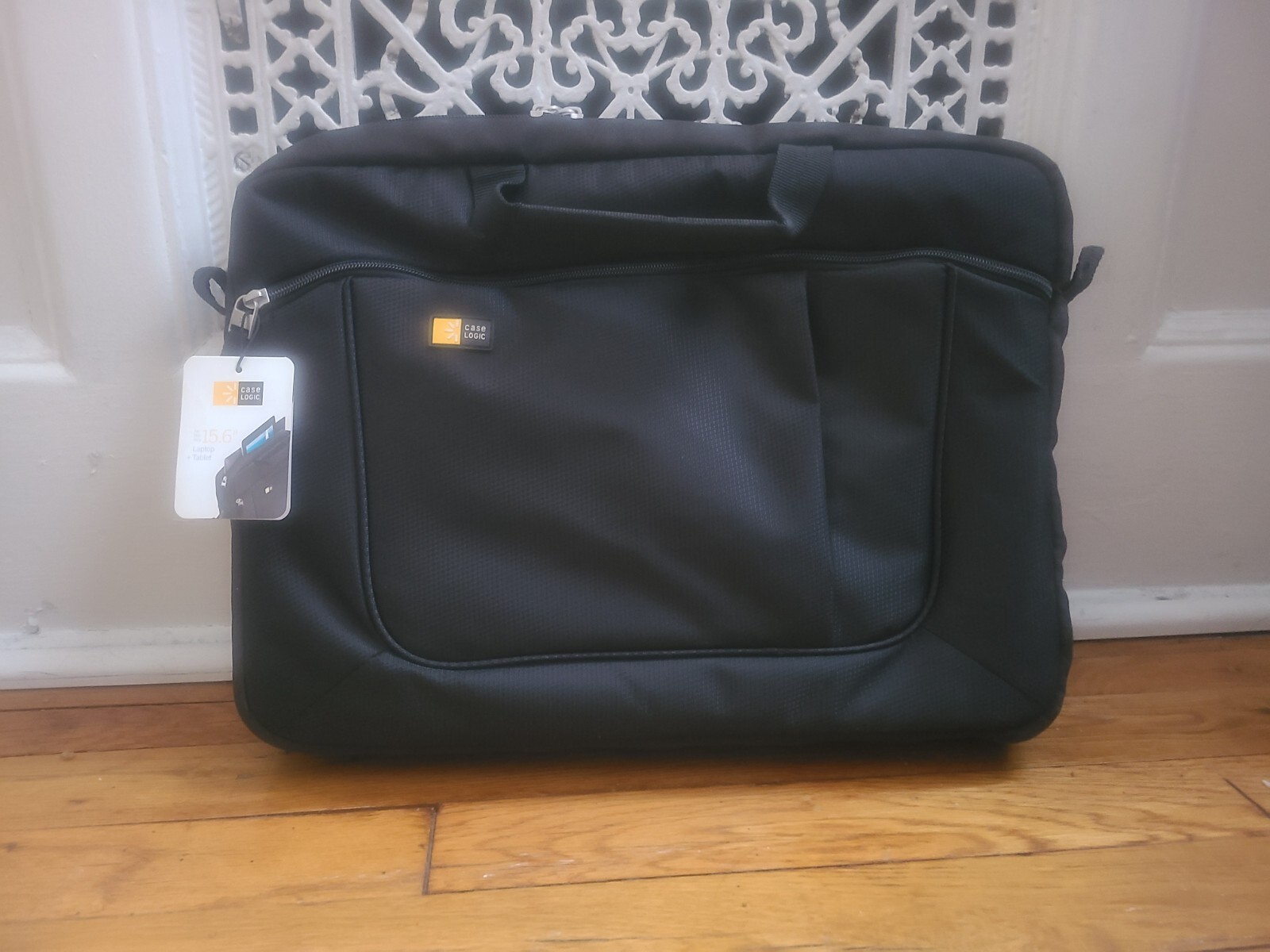 Case Logic Black 15.6 Laptop Bag - retail $35