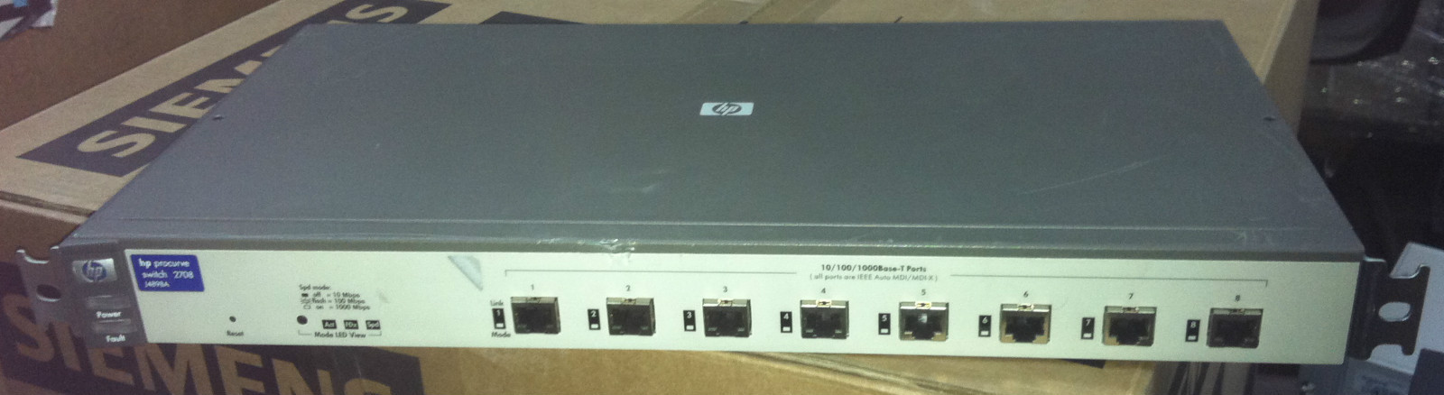 HP ProCurve 2708 J4898A 8-Ports 1Gbps Rack-mountable Switch w/rack ears 