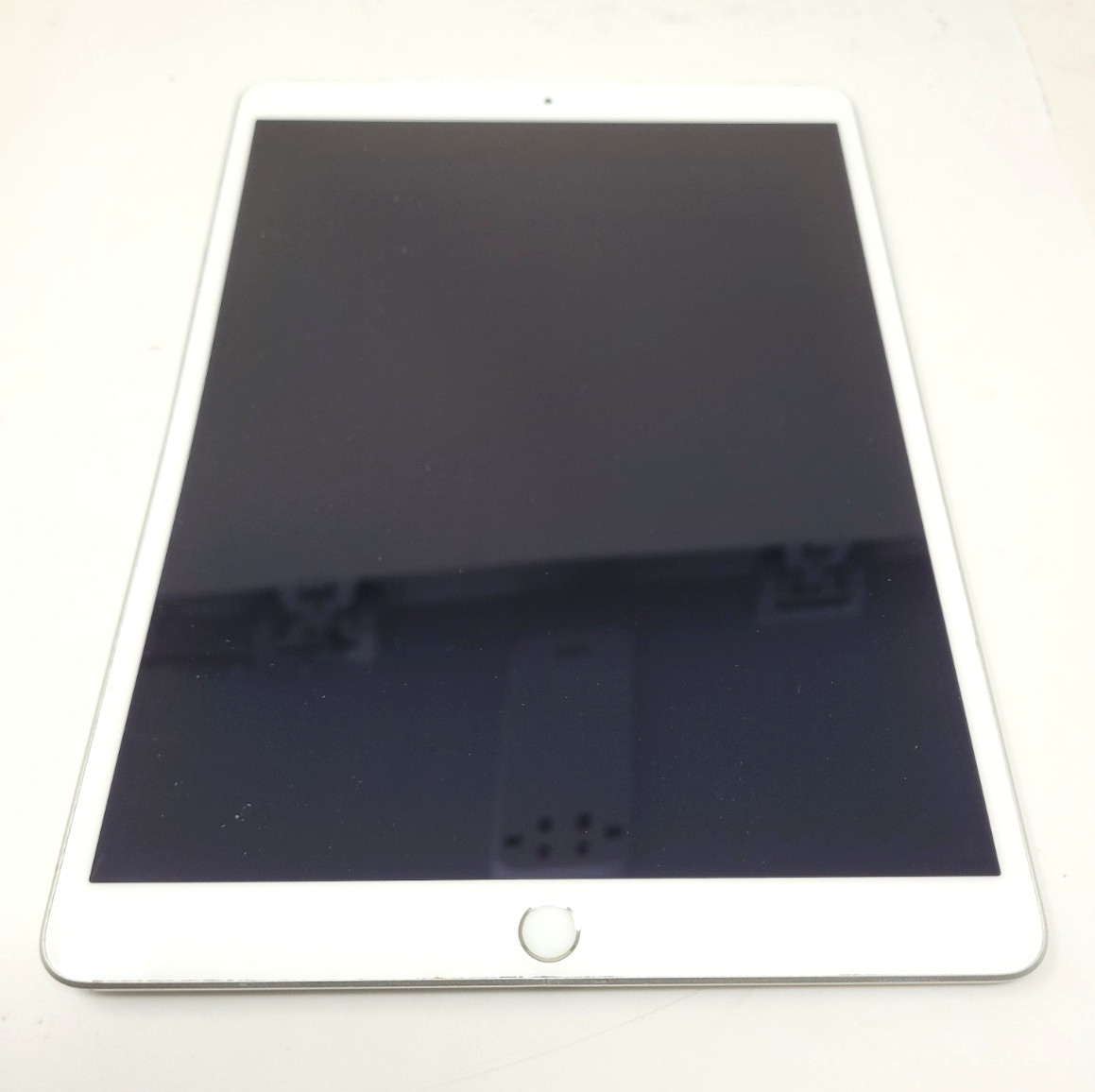 Apple iPad Air 9.8" (3rd Gen | A2152) 64GB Silver WiFi Only B+ (BENT FROM LEFT)