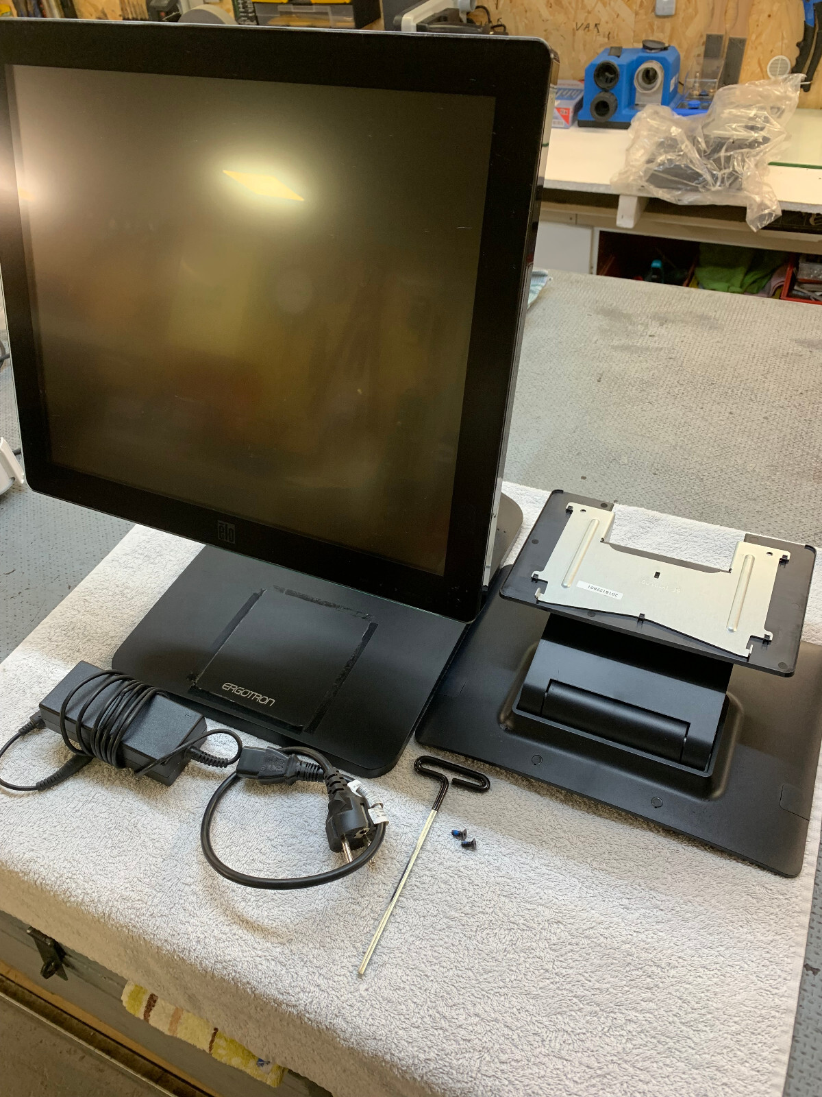 ELO Touch Display ET1723L Used