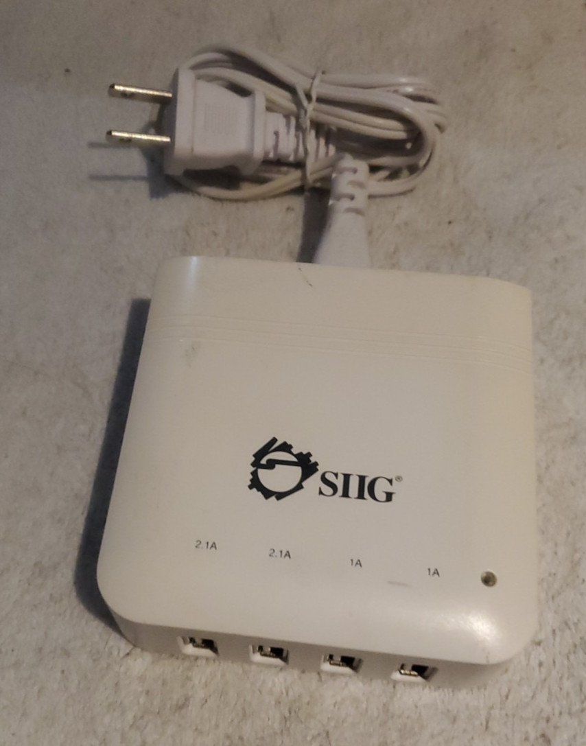 SIIG 4 Port Powered USB 3.0 Hub with Charging 5V/2A