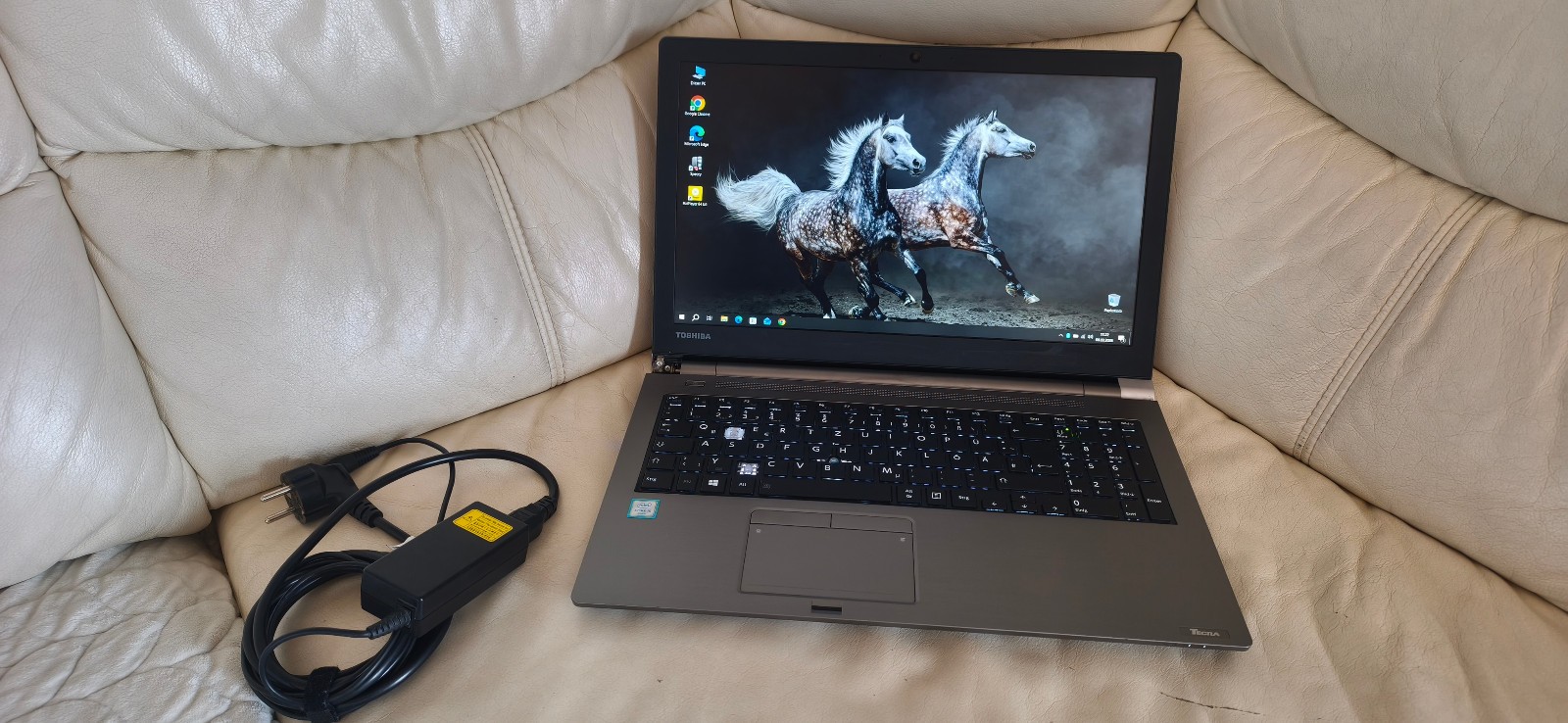 Toshiba Tecra Z50-C-114 Intel Core i5 6th Gen 8GB, 250GB SSD M2 15.6 inch