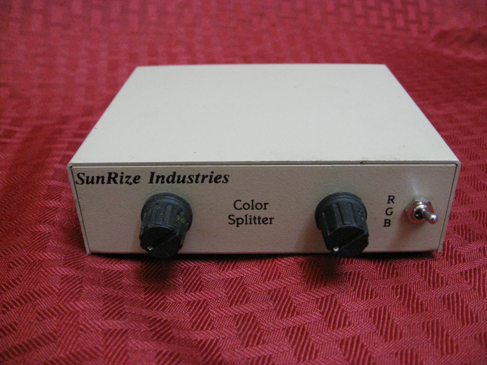 Rare Sunrize Industries Color Splitter For Amiga Commodore no adapter