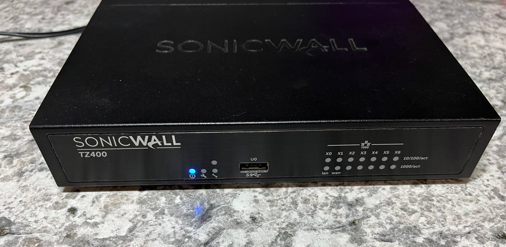 Dell SonicWall TZ400 Network Security Appliance Firewall EOL Used Working