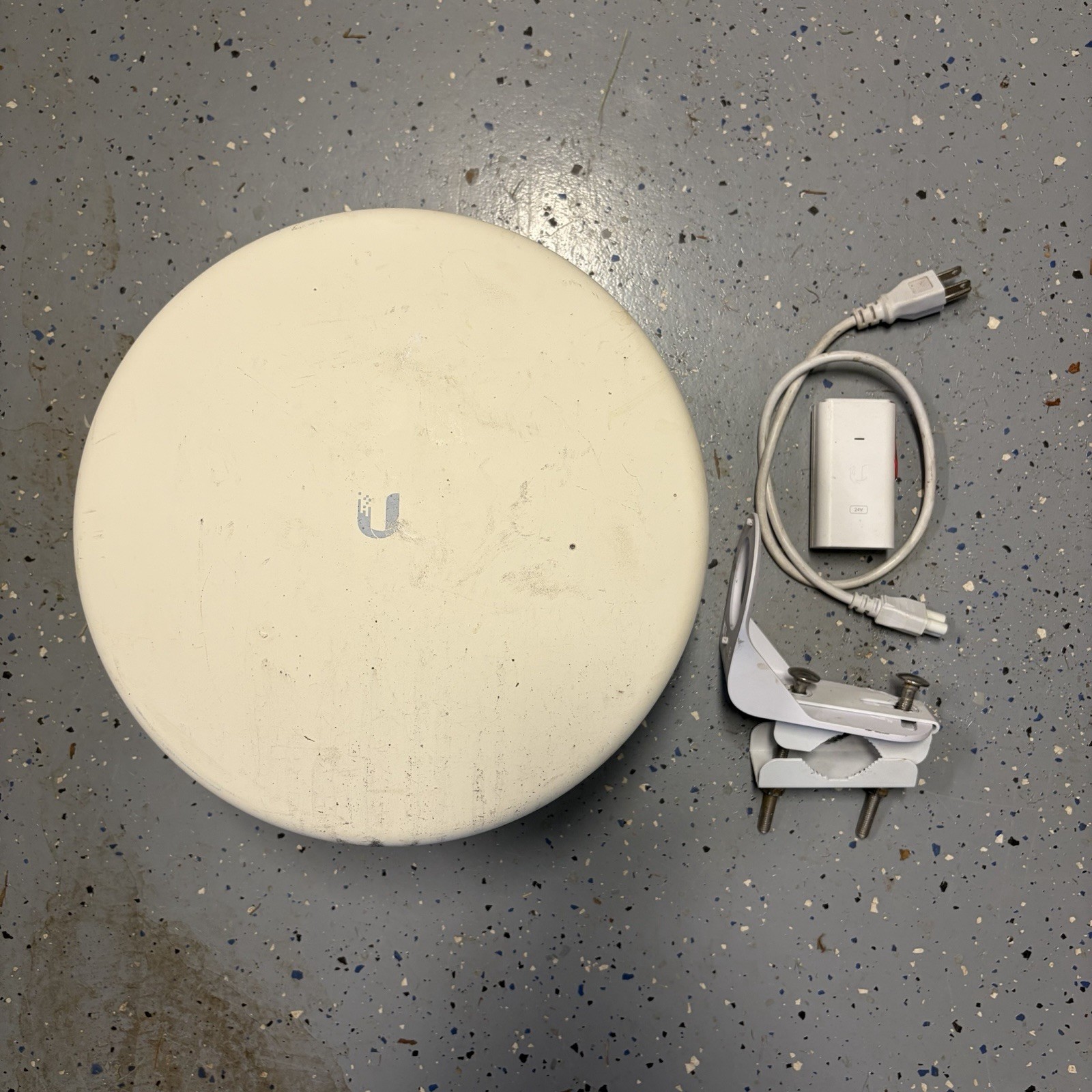 Ubiquiti UISP LTU Pro (LTU-PRO-US) 5GHz PtMP LTU Client Outdoor Wireless