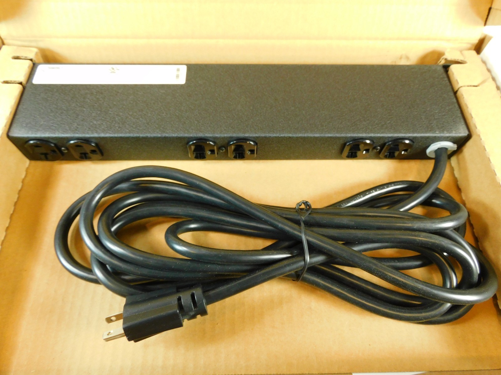 Geist BR060-1523 6-Outlet 15amp Power Distribution Unit ---  5-20P PLUG INPUT