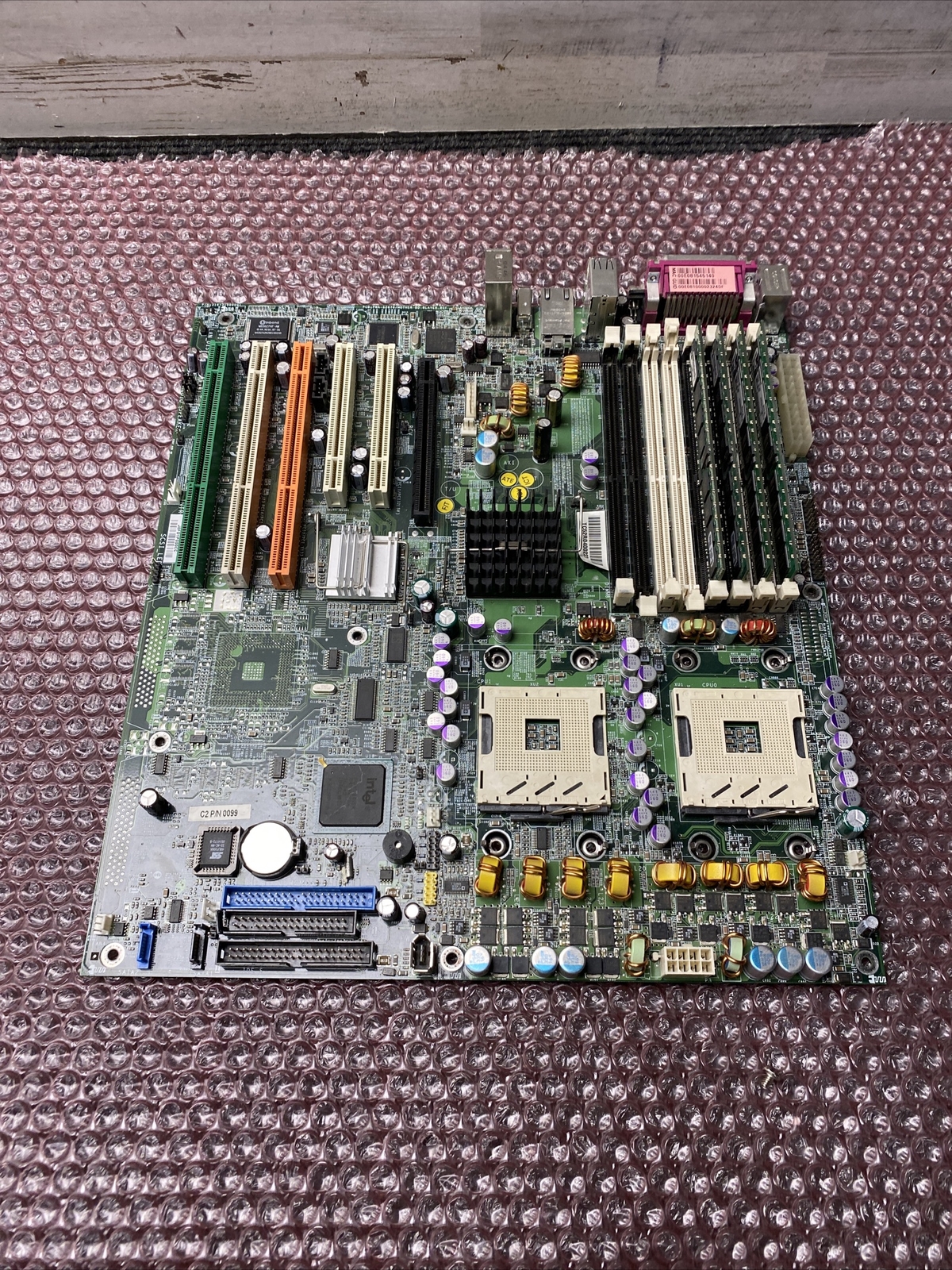 TYAN S2676 Thunder I7525 Motherboard DDR2 SOCKET 604, No CPU, 4GB RAM