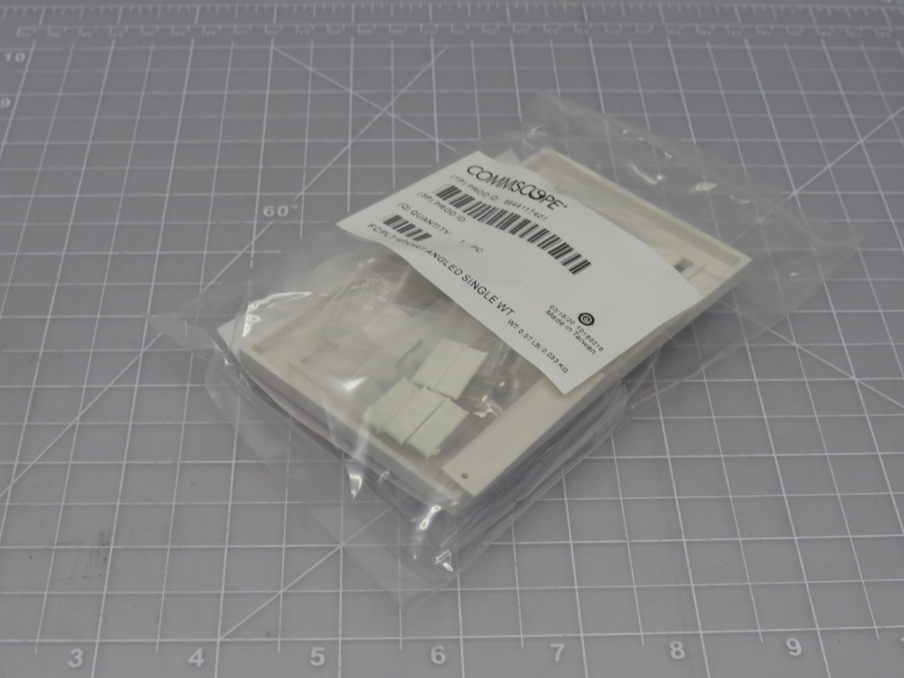 LOT OF 160 COMMSCOPE 6644117401 FACEPLATE KIT 4 PORT ANGLED 2-GANG WHITE T167944