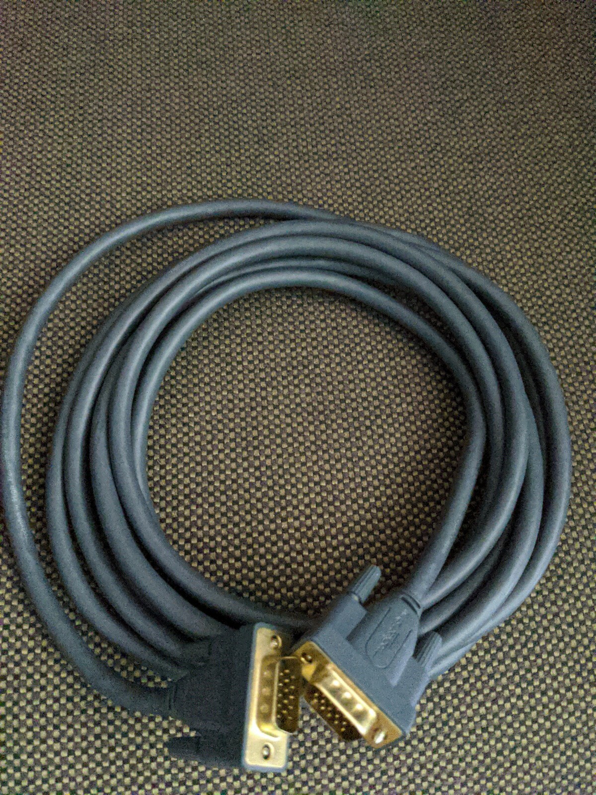Rocketfish High Performance SVGA Cable Gray Gold Plated Connectors 12ft