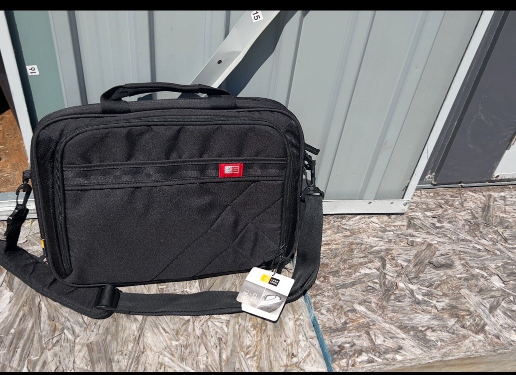 Case Logic DLC-115 Black Nylon Padded Shoulder Bag for 15" Laptop