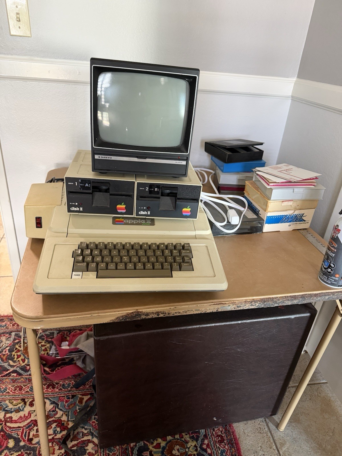 Apple II Plus Computer w/ Dual Disk II Drives Sanyo Monitor VM4509 Untested
