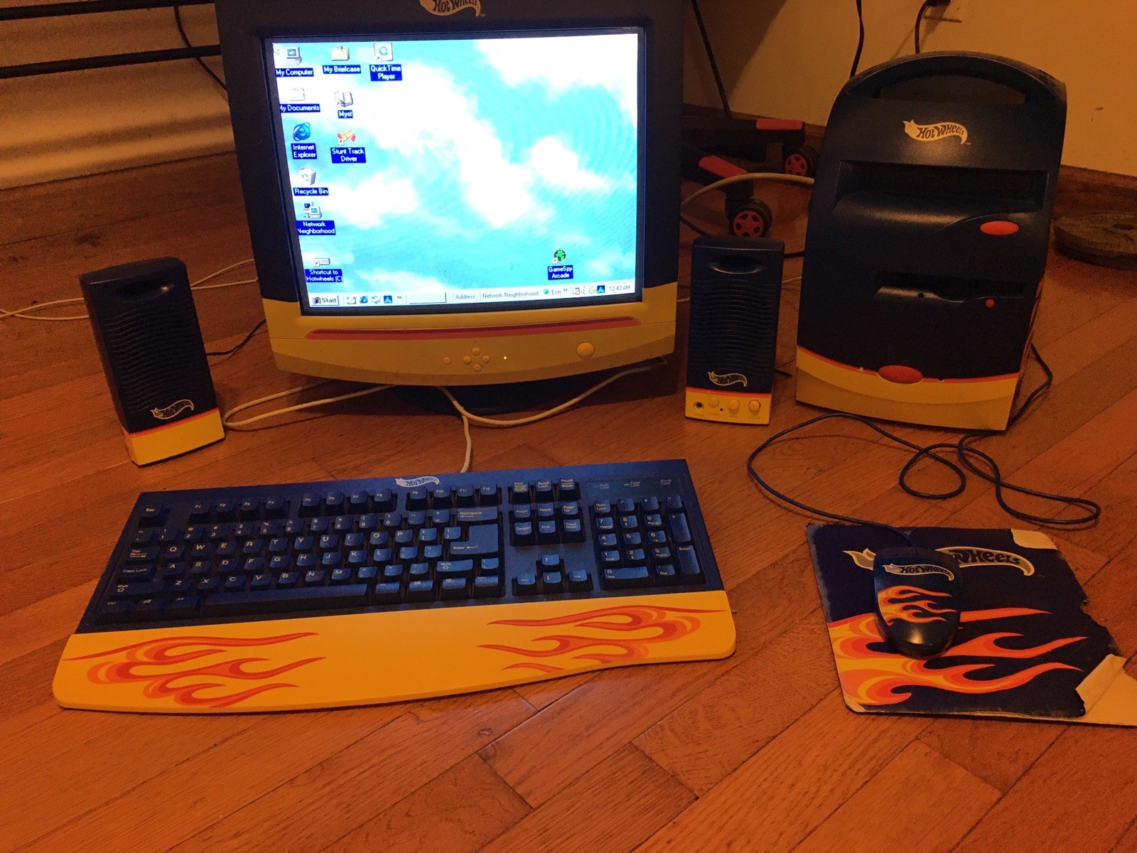1999 Patriot Hotwheels PC W/ Monitor And Accessories