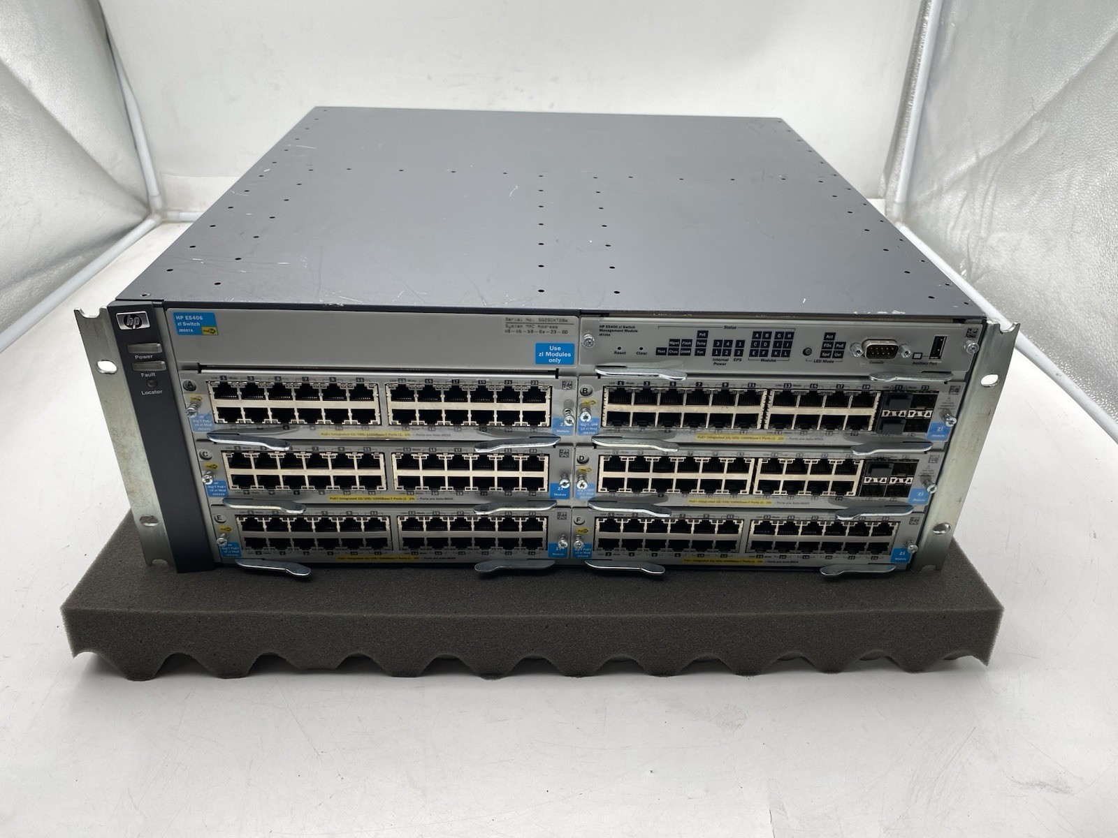 HP ProCurve E5406 J8697A ZL 6-Slot Switch w/ 2x J9535A, 4x J9534A, 2x PSU