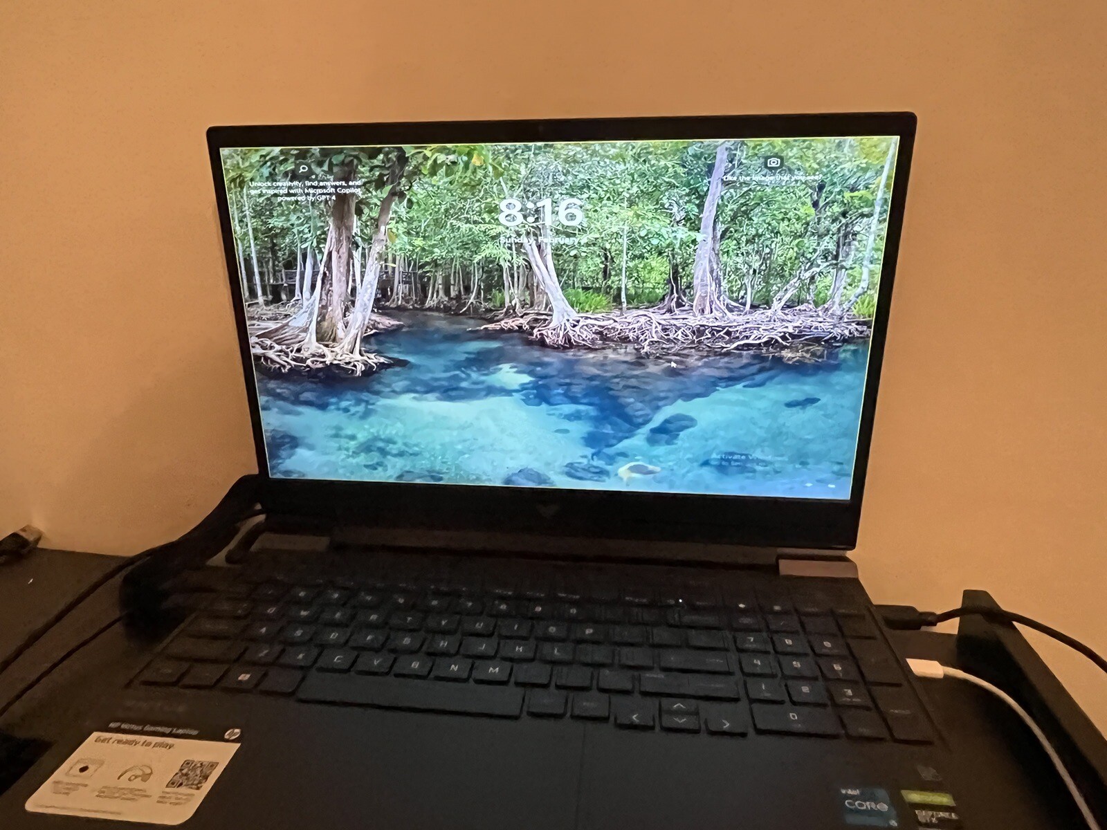 gaming laptop , 144hz, nvida and intel, (READ DESC)