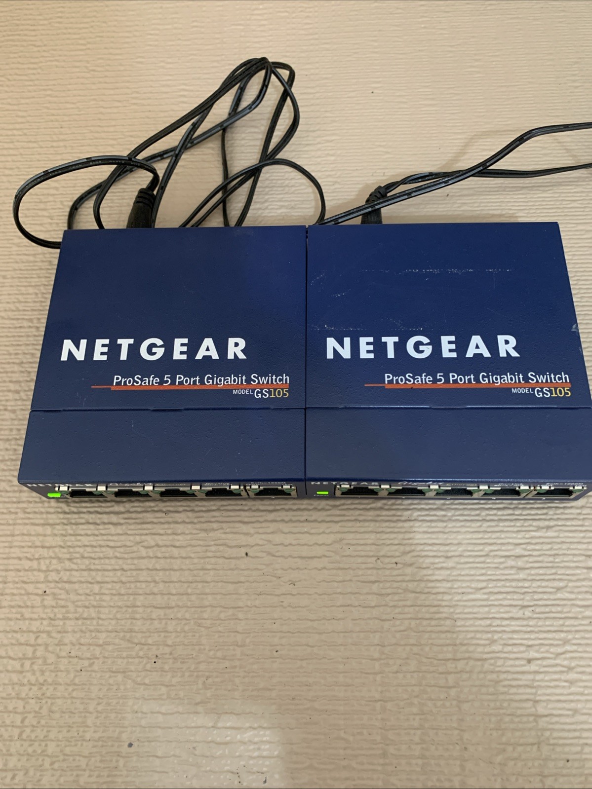 2 NetGear ProSafe 1 GS105 v4 5-Port Gigabit Ethernet Switch 1 GS105v3- 2pc Set