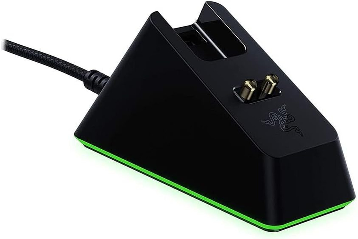 Mouse Charging Dock Chroma: Magnetic Dock with Charge Status RGB Lighting - Anti