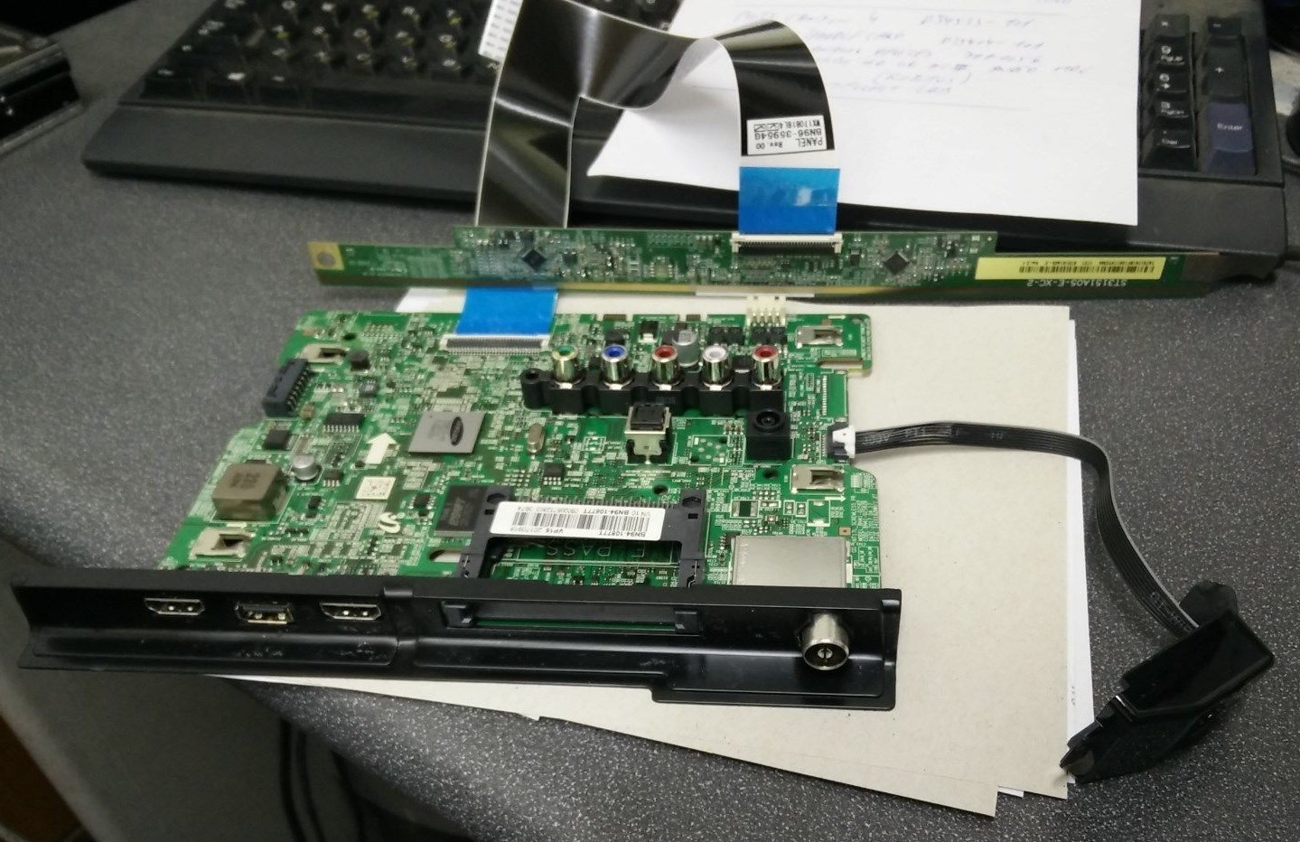 Samsung BN94-10877T Main Board for UA32J4003DW TV w/BN96-35954G Cable & Panel