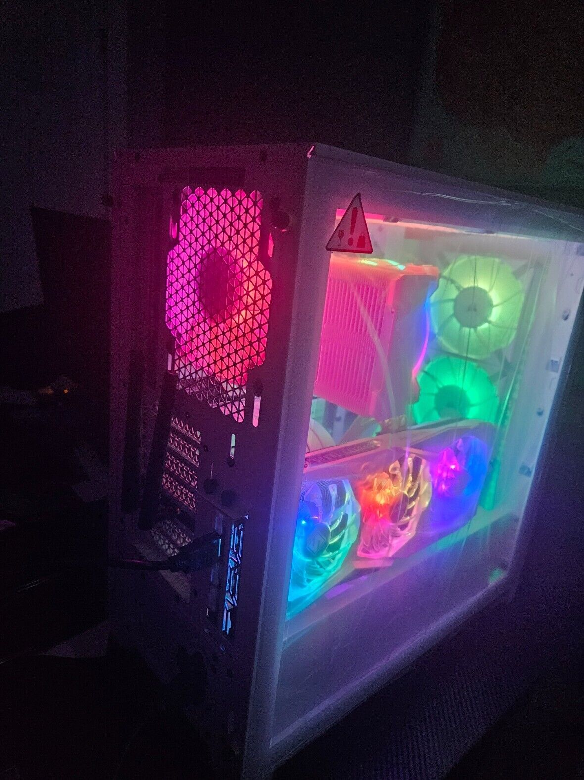 All White custom PC for Sale with an AMD Ryzen 7 and Radeon 7600 XT