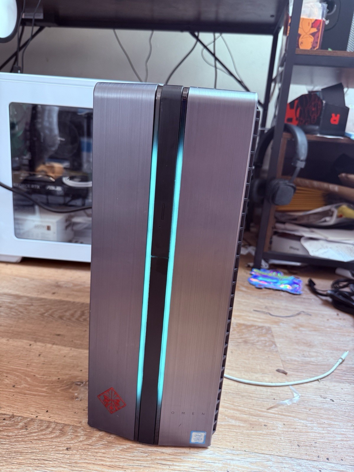 HP OMEN 870-224 Gaming Desktop i5-7400 GTX1060 8GB 500gb Win10